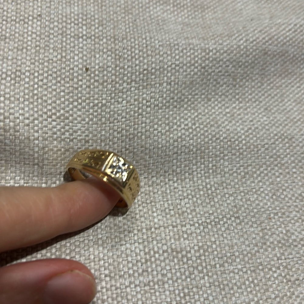 Vintage 14kt gold diamond ring approx size 10